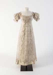 Krem ipek tül İpek saten detaylı Madras dantelli rop, 1817 (ipek ve dantel) by Unbekannt Unbekannt